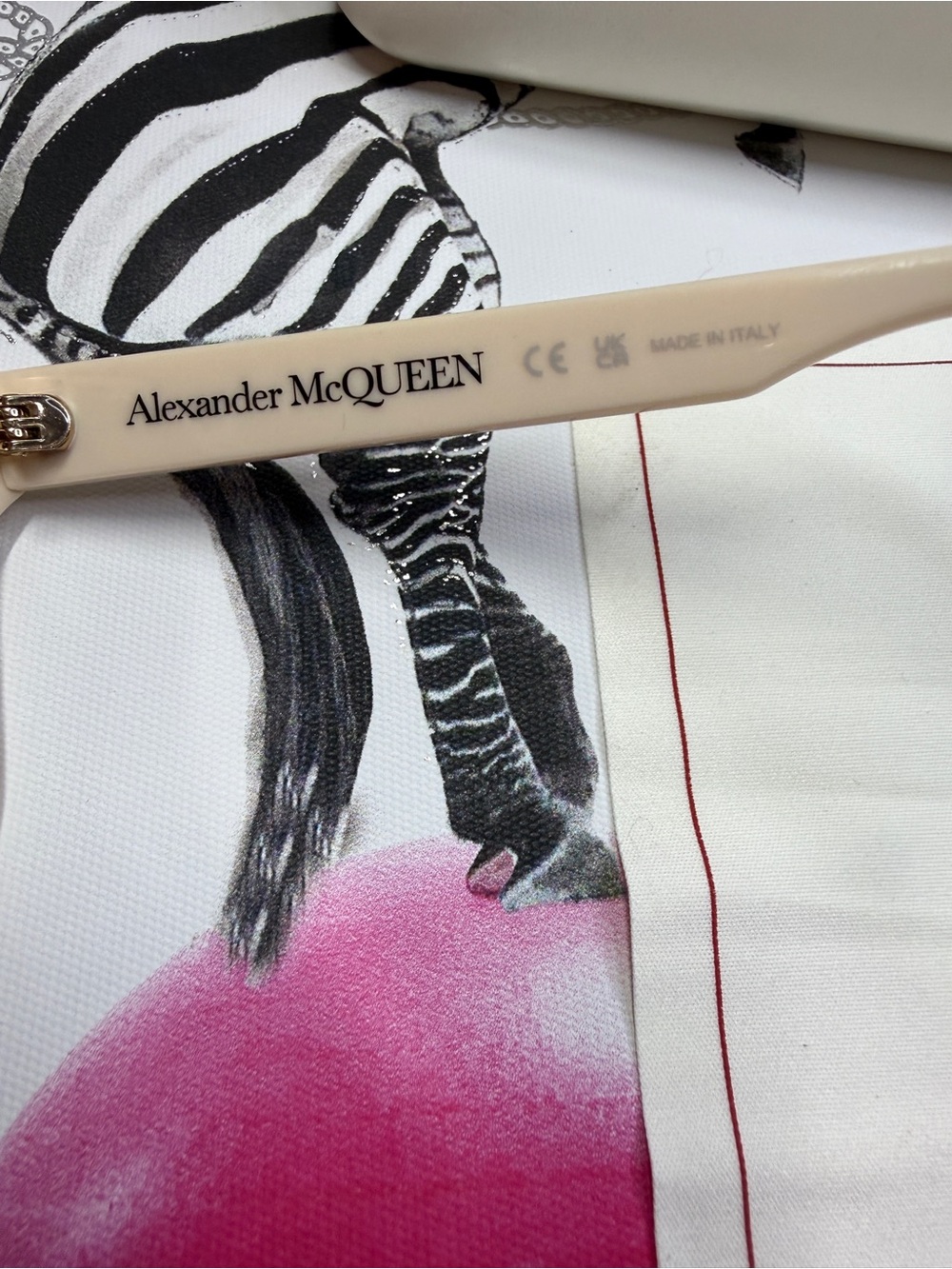 Alexander McQueen *NWOT* Square Frame Sunglasses - Picture 4 of 7